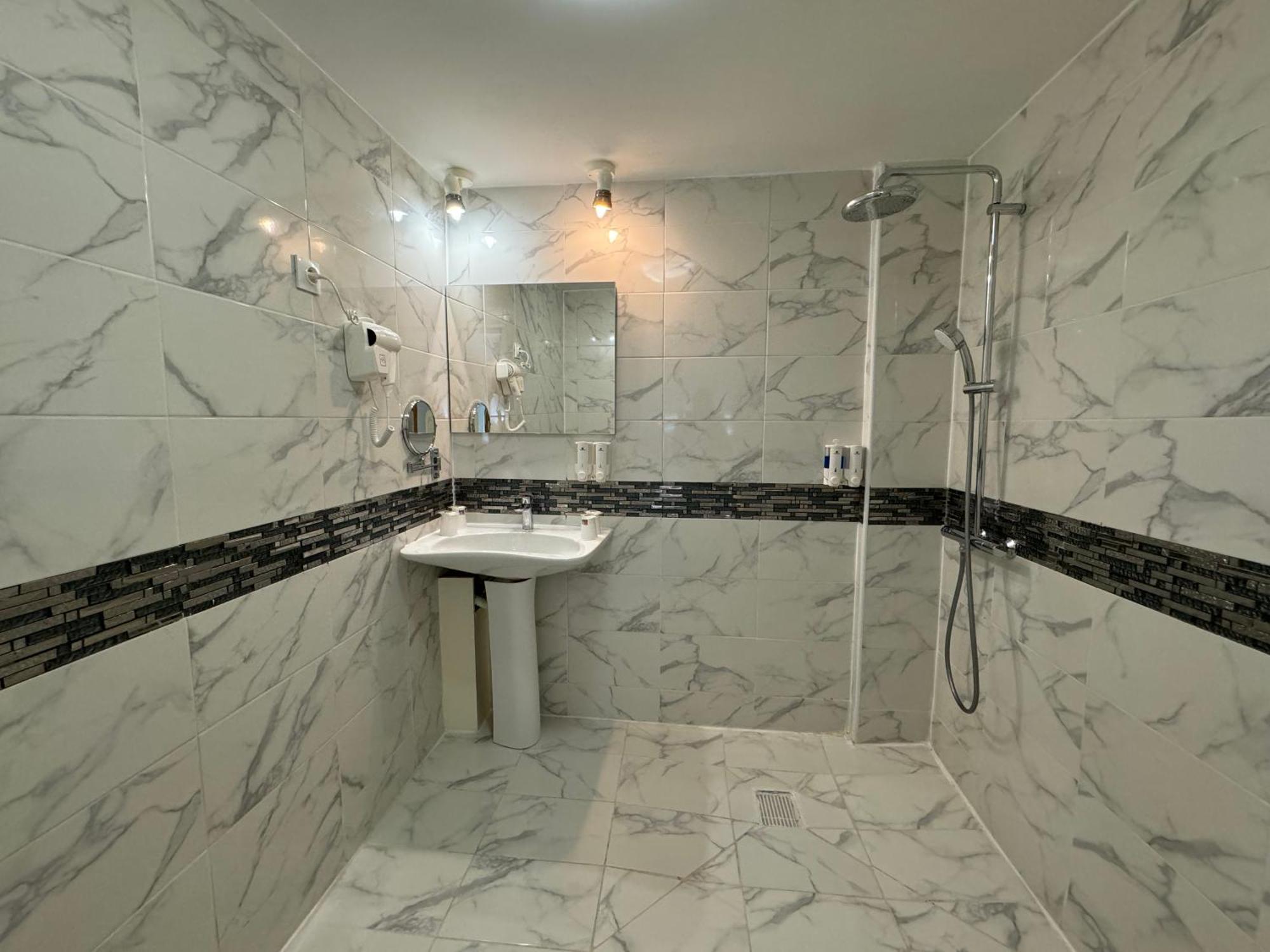 Hotel Grand Paris Villejuif Eksteriør billede