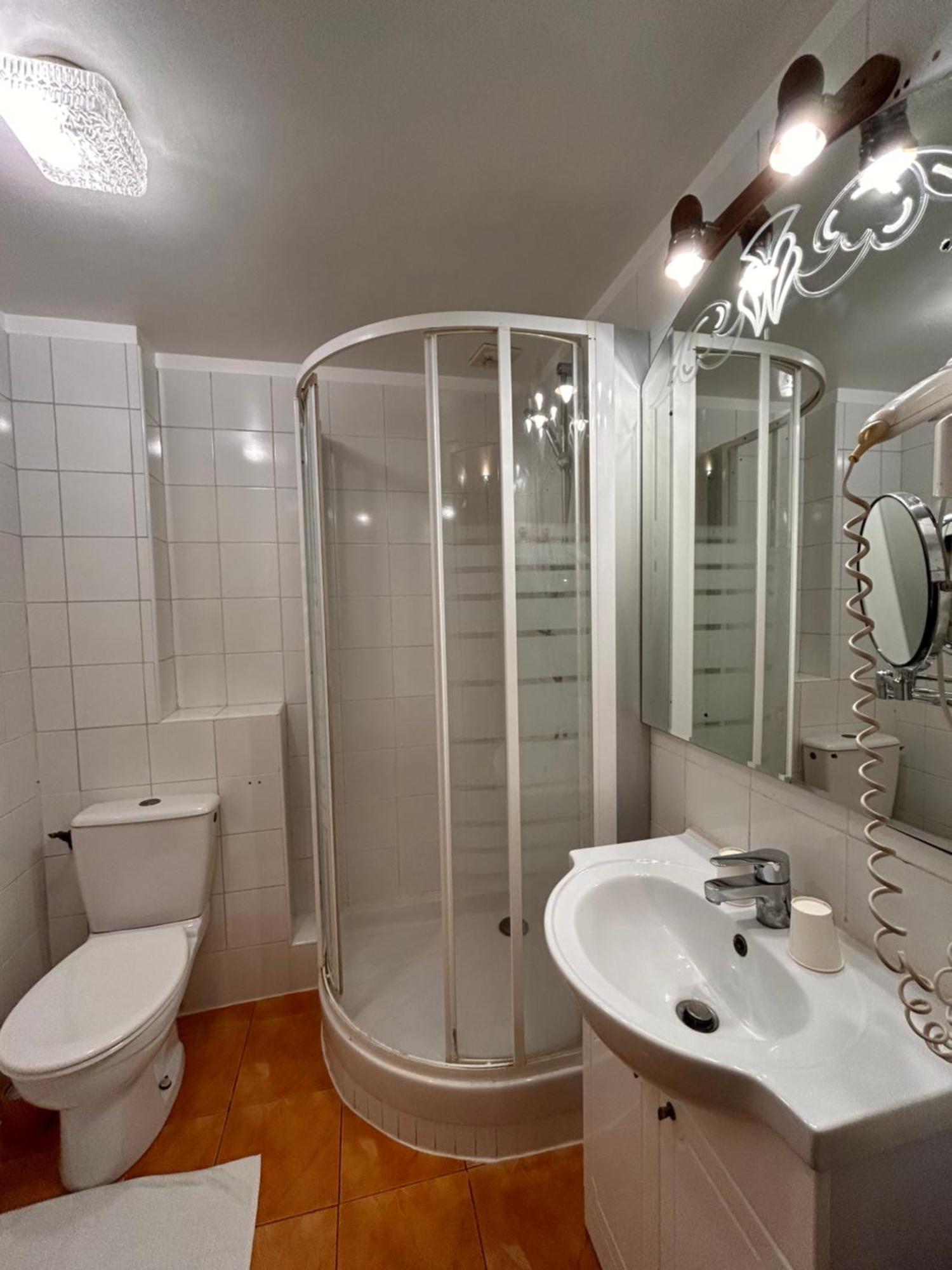 Hotel Grand Paris Villejuif Eksteriør billede