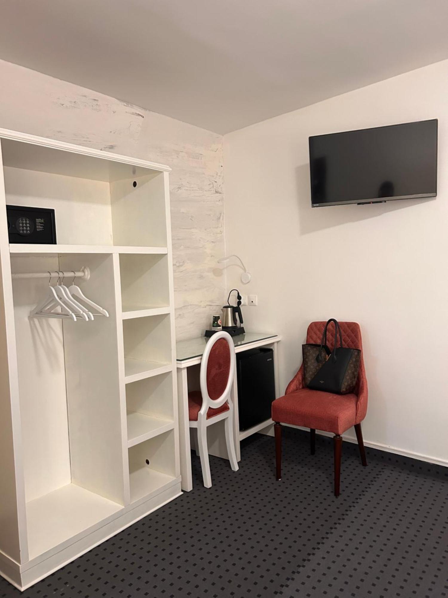 Hotel Grand Paris Villejuif Eksteriør billede
