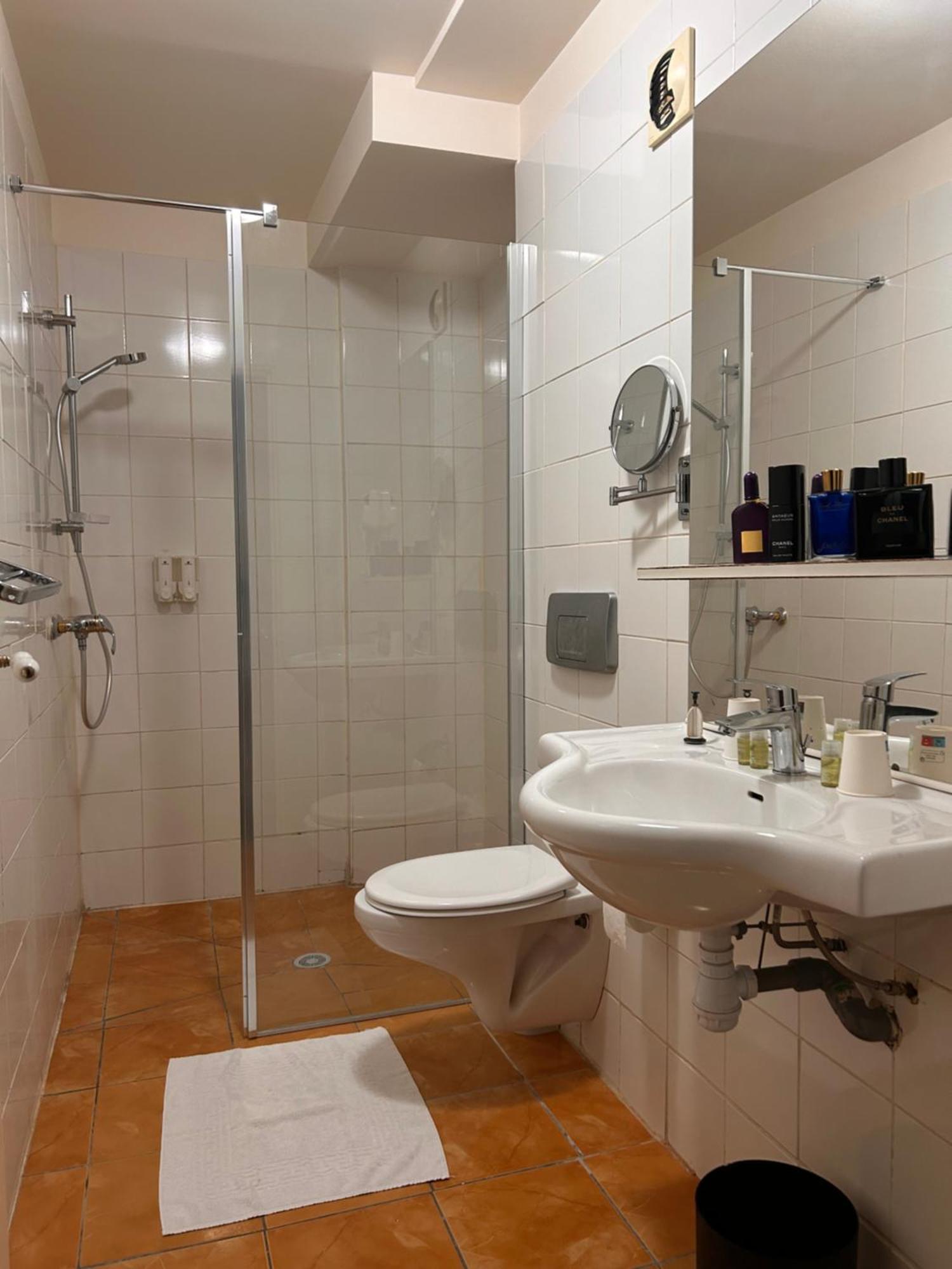 Hotel Grand Paris Villejuif Eksteriør billede