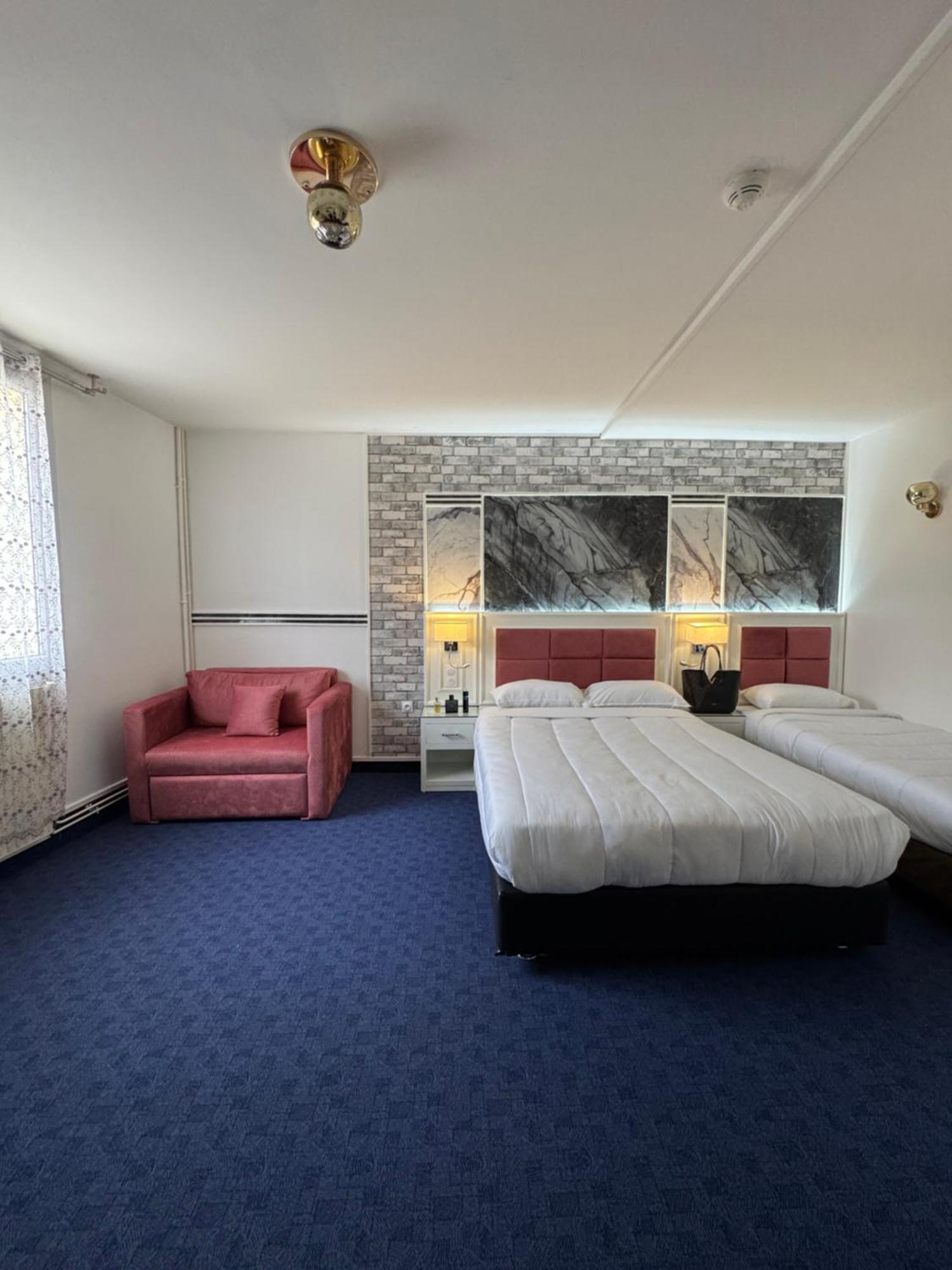 Hotel Grand Paris Villejuif Eksteriør billede
